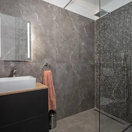 Alison Deluxe With Private Pool, Sauna And Jacuzzi