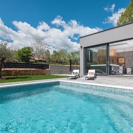 Villa Alison Deluxe With Private Pool, Sauna And Jacuzzi